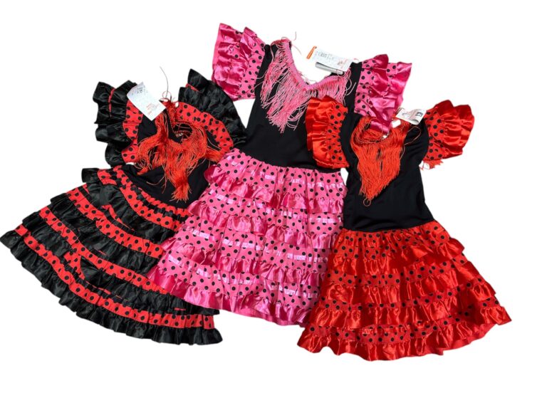 Dziecięce kostiumy flamenco na Halloween.